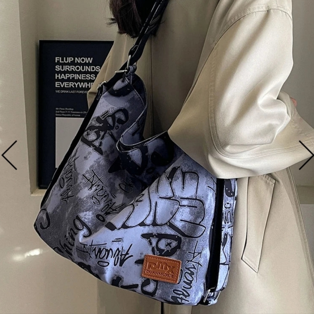 Trendy Black and Gray Shoulder Bag